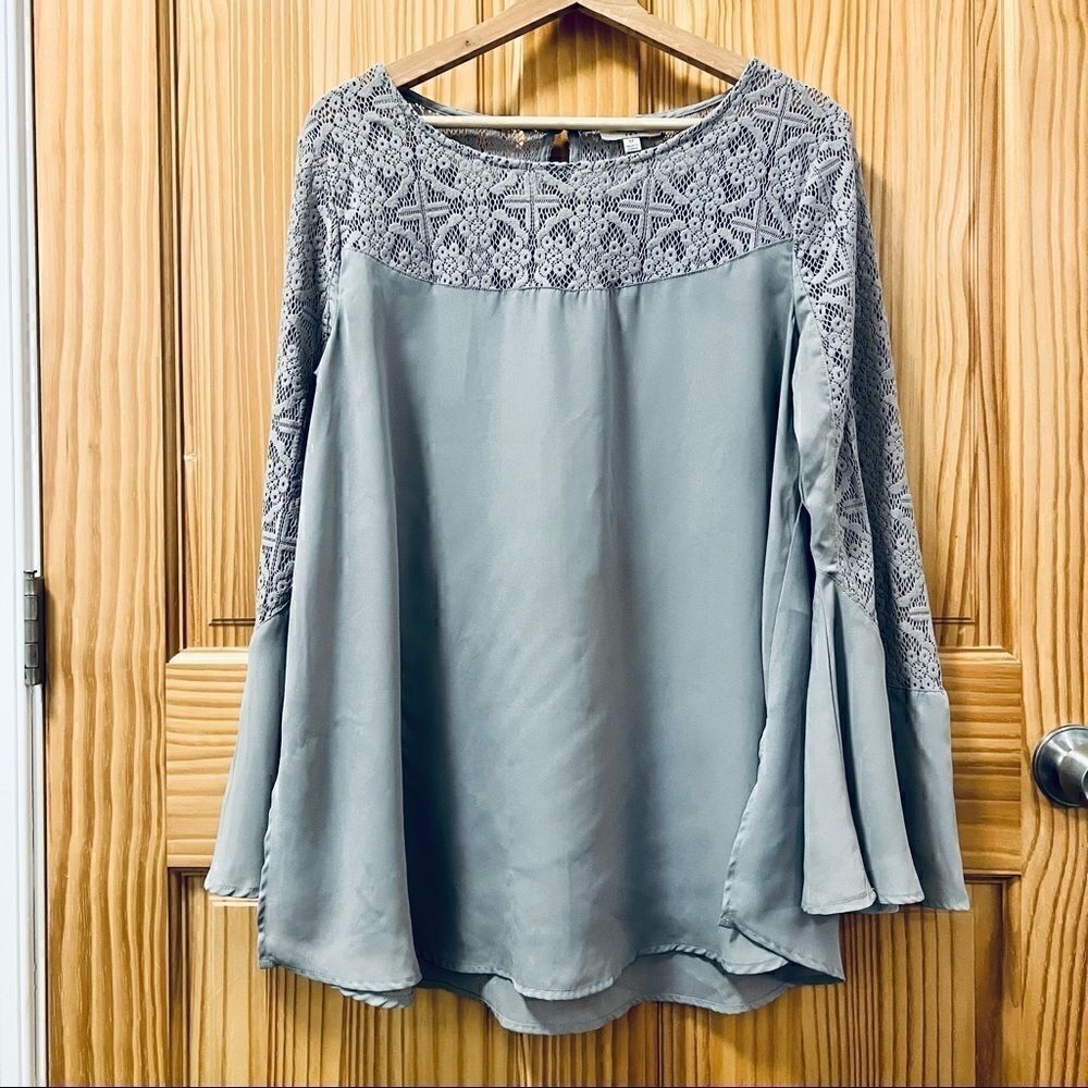 Umgee lavender blue purple embroidered boho tunic length bell sleeve shirt top M